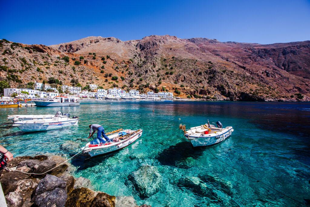 Idyllisches Fischerdorf Loutra auf Kreta in Greichenland 