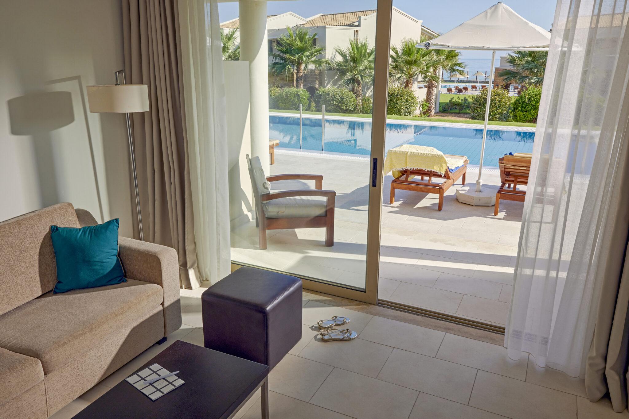 Swim Up Zimmer - TUI MAGIC LIFE magazine
