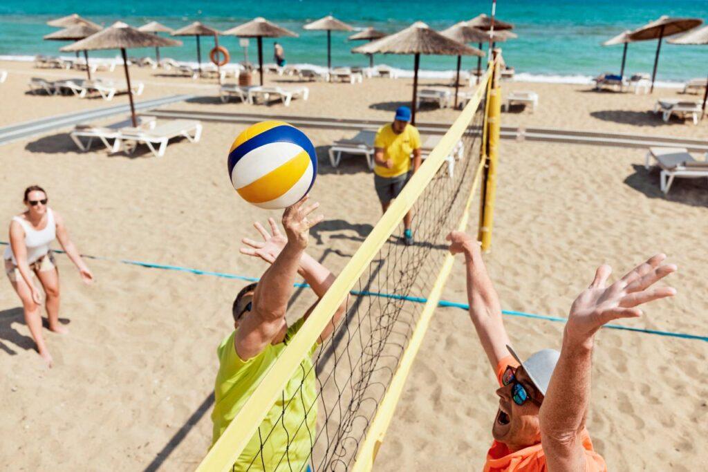 Beachvolleyball im TUI MAGIC LIFE Club für Singles und sportbegeisterte Urlauber