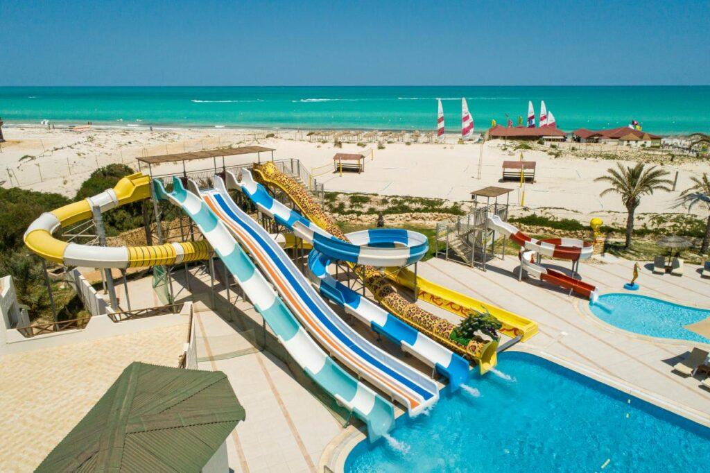 Neuer Aquapark mit 5 Wasserrutschen im TUI MAGIC LIFE Penelope Beach Djerba Tunesien